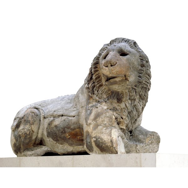 047-Мраморный лев из Большого Двора, 350-200